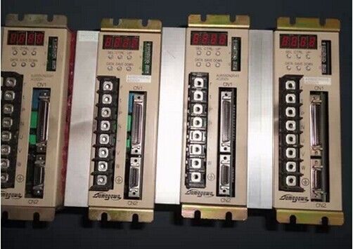 खरीदें मूल एसएमटी स्पेयर पार्ट्स 600W जुकी एक्स एक्सिस एसी सर्वो ड्राइवर E9612721000 ऑनलाइन निर्माण