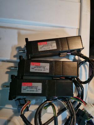 खरीदें I PLUSE Z एक्सिस मोटर P50BA2004DXS23 इपल्स M1 सर्वो Mtor M2 M4 ऑनलाइन निर्माण